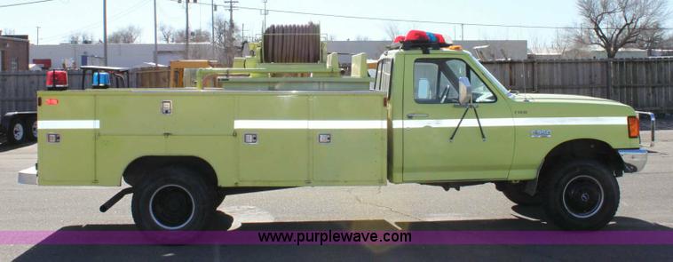 image for item 6530 1989 Ford F350 fire truck