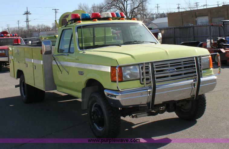 image for item 6530 1989 Ford F350 fire truck
