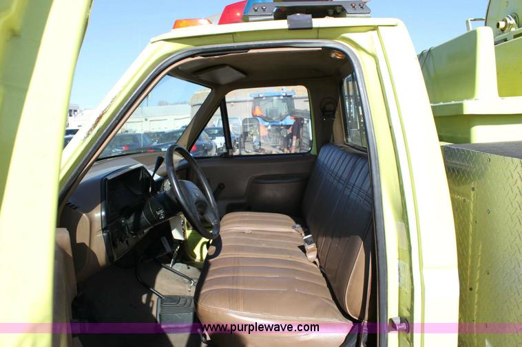 image for item 6530 1989 Ford F350 fire truck