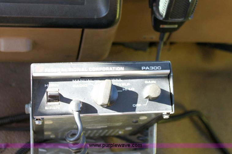 image for item 6530 1989 Ford F350 fire truck