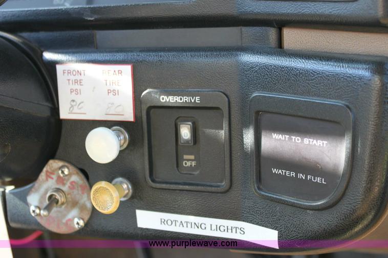 image for item 6530 1989 Ford F350 fire truck