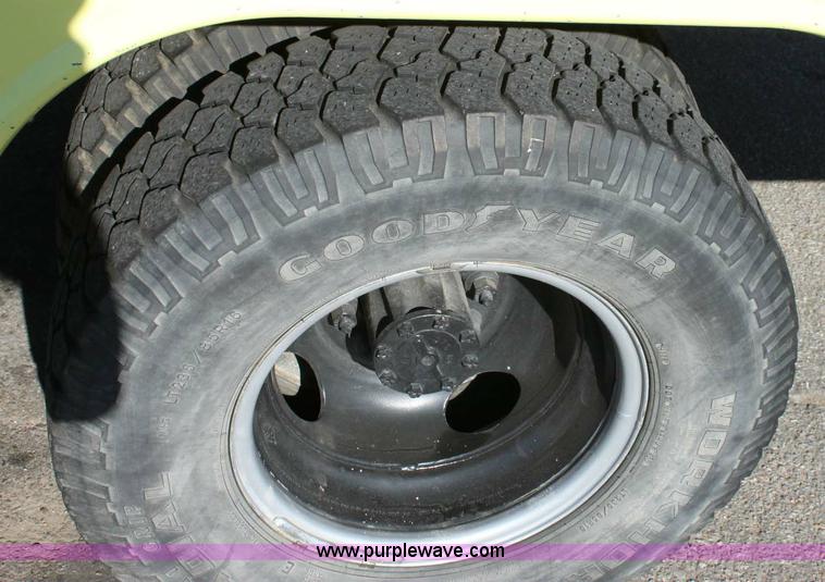 image for item 6530 1989 Ford F350 fire truck