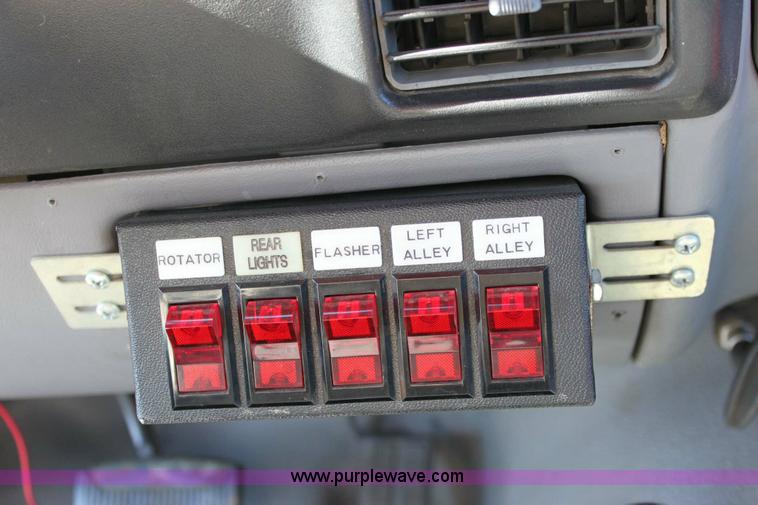 image for item 6531 1994 Ford F350 XL fire truck