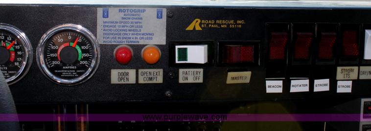 image for item 6553 1991 Ford E-350 ambulance