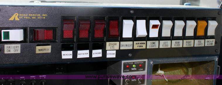 image for item 6553 1991 Ford E-350 ambulance