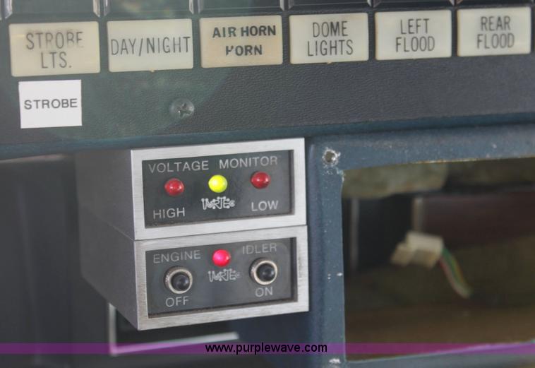 image for item 6553 1991 Ford E-350 ambulance