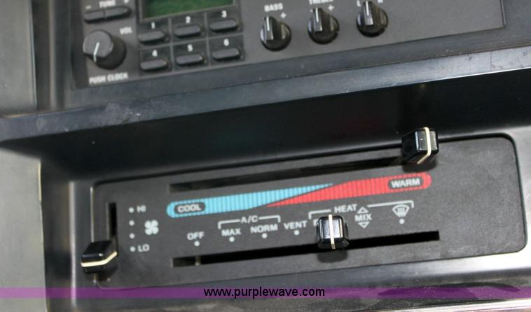 image for item 6553 1991 Ford E-350 ambulance