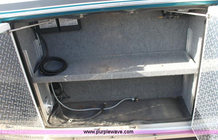 image for item 6553 1991 Ford E-350 ambulance