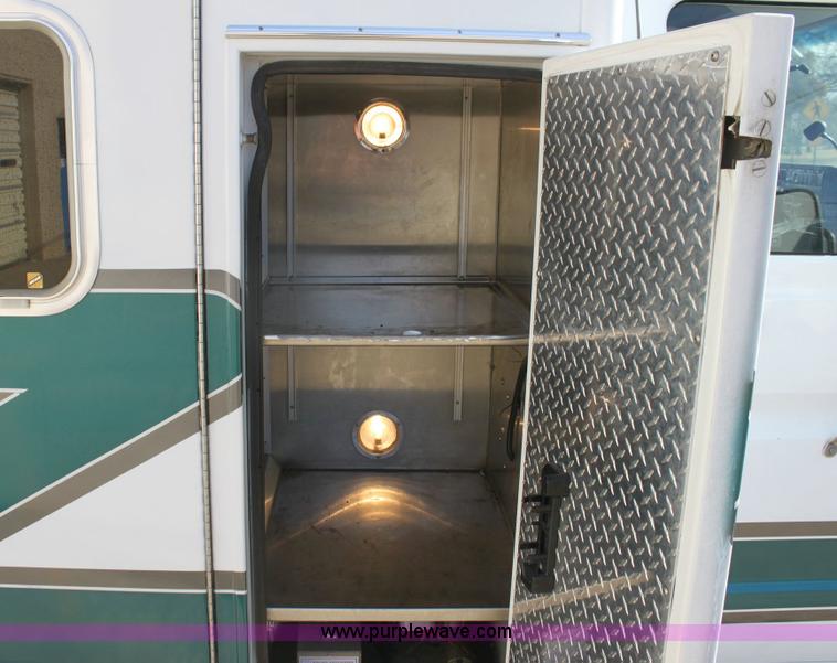 image for item 6553 1991 Ford E-350 ambulance