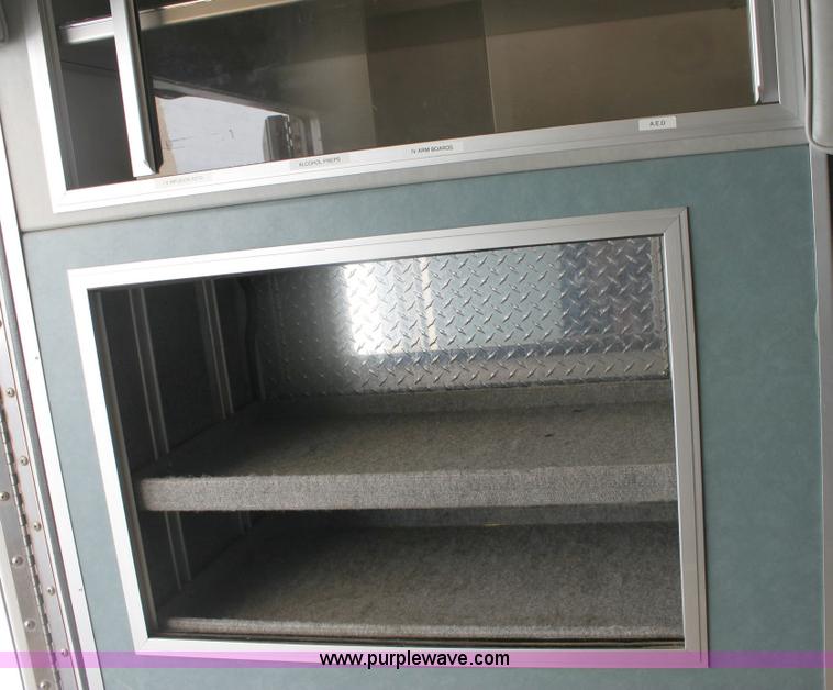 image for item 6553 1991 Ford E-350 ambulance