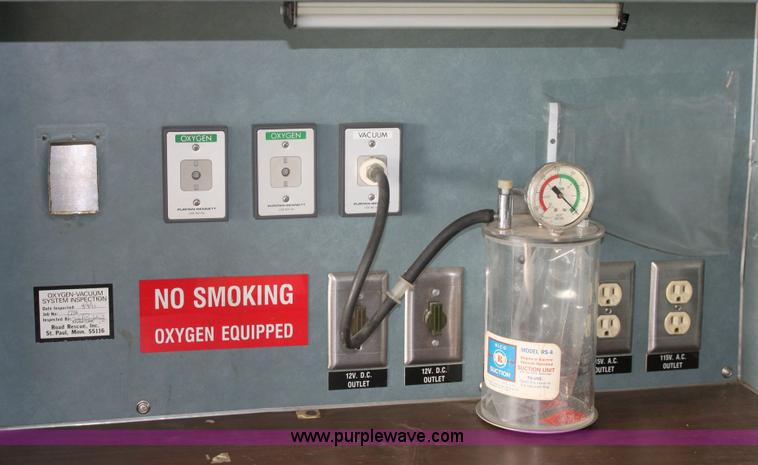 image for item 6553 1991 Ford E-350 ambulance