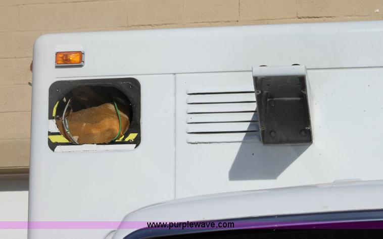 image for item 6553 1991 Ford E-350 ambulance