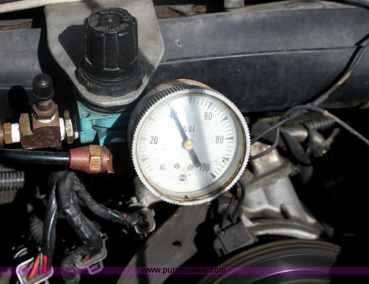 image for item 6553 1991 Ford E-350 ambulance