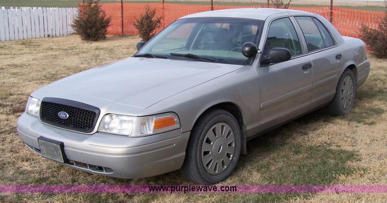 image for item 7490 2006 Ford Crown Victoria Police Interceptor