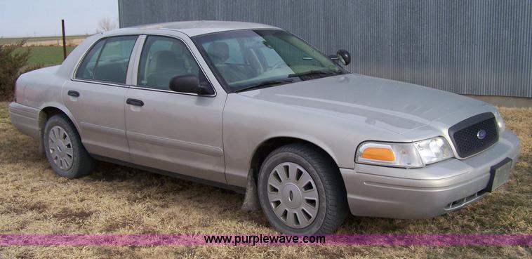 image for item 7490 2006 Ford Crown Victoria Police Interceptor