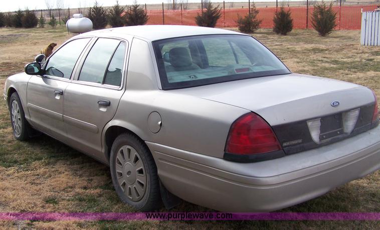 image for item 7490 2006 Ford Crown Victoria Police Interceptor