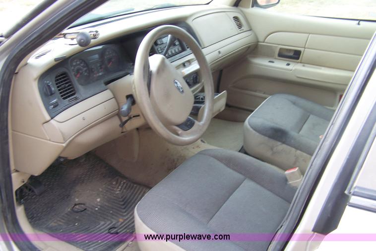 image for item 7490 2006 Ford Crown Victoria Police Interceptor