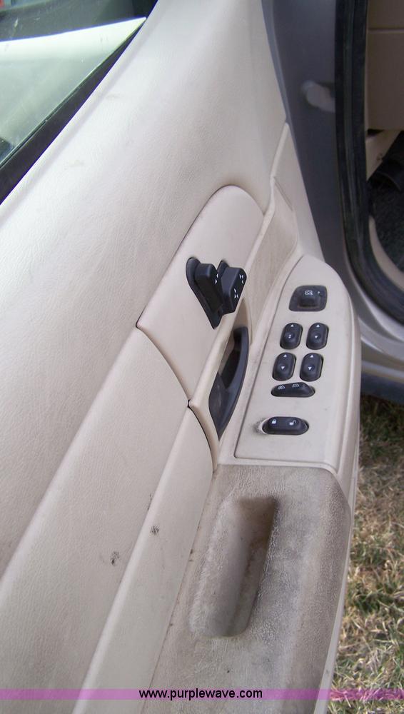 image for item 7490 2006 Ford Crown Victoria Police Interceptor