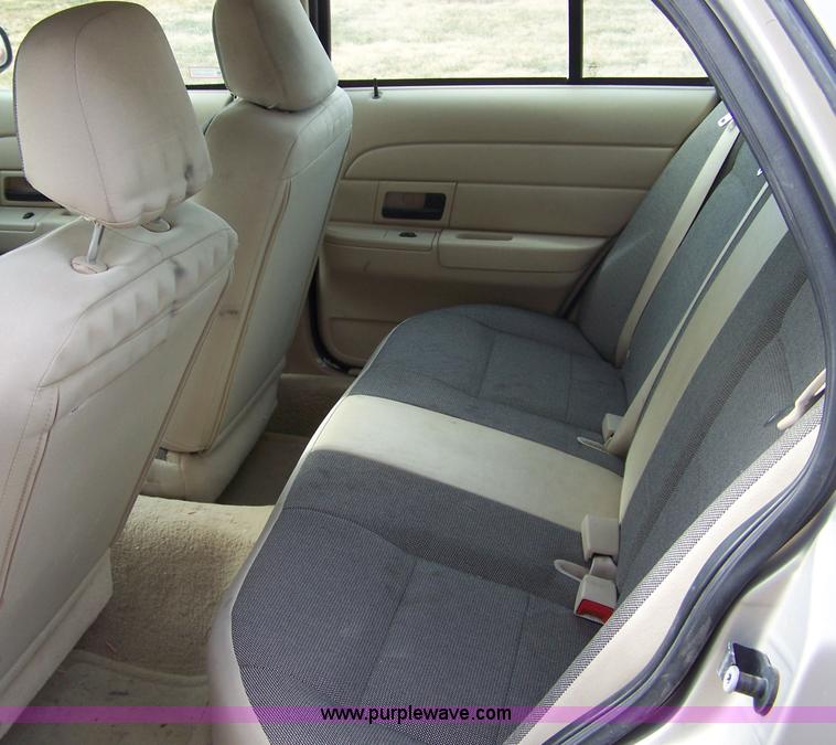 image for item 7490 2006 Ford Crown Victoria Police Interceptor