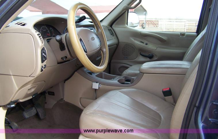 image for item 7491 2001 Ford Eddie Bauer Expedition