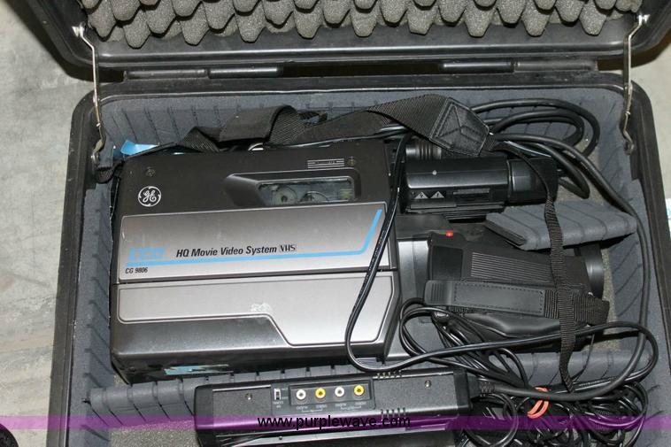 image for item 9158 Assorted electronics