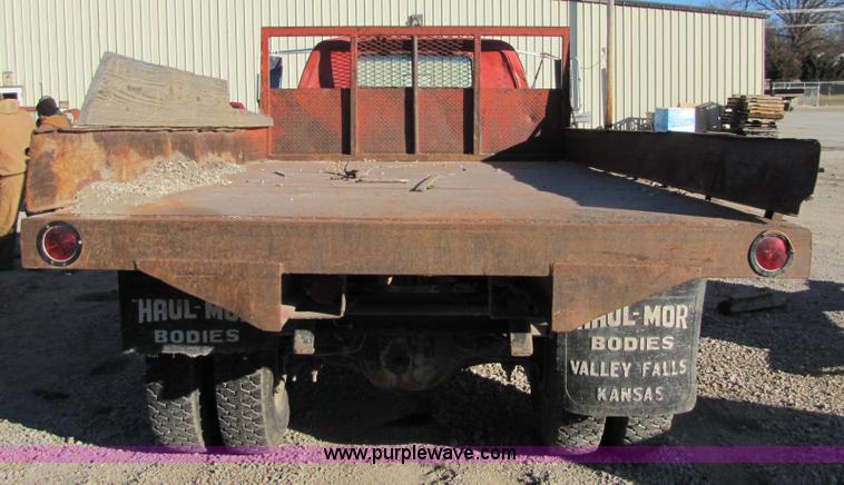 image for item 9182 1981 GMC C6D042 truck with dump bed