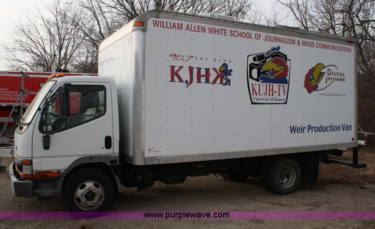 image for item 4946 1998 Mitsubishi Fuso box truck