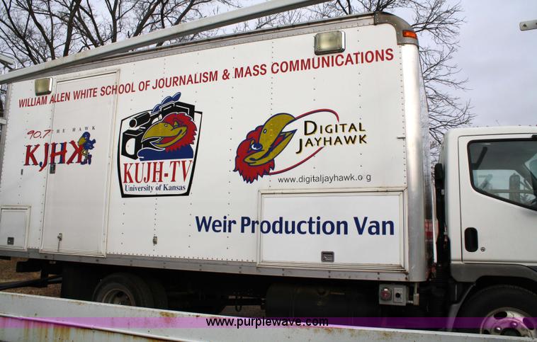 image for item 4946 1998 Mitsubishi Fuso box truck