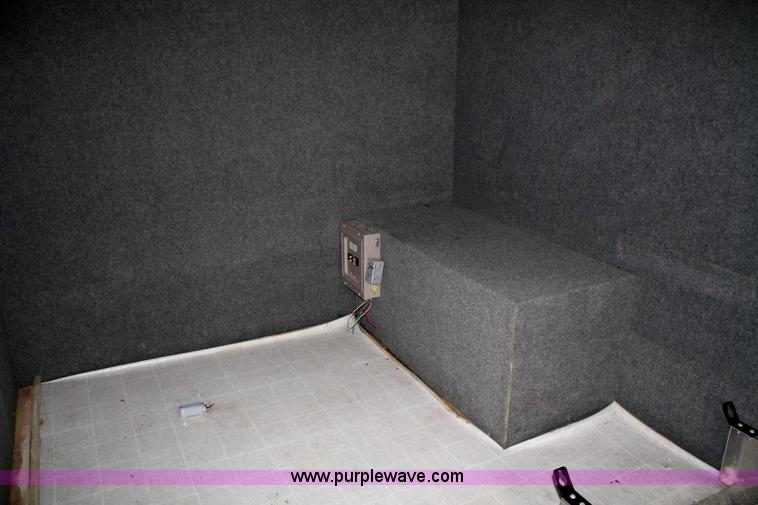 image for item 4946 1998 Mitsubishi Fuso box truck