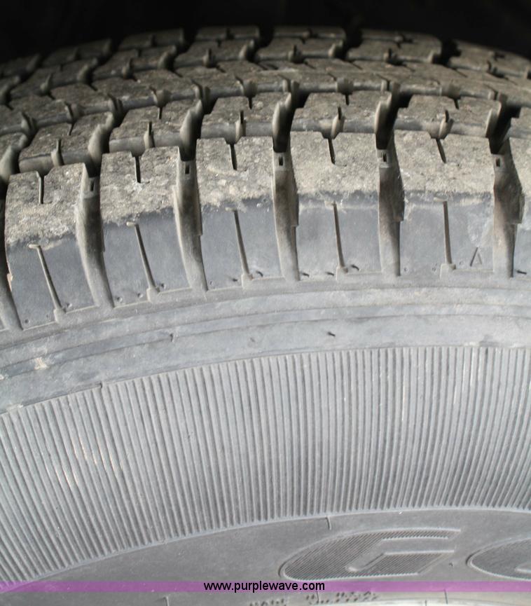 image for item 4946 1998 Mitsubishi Fuso box truck