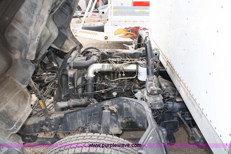image for item 4946 1998 Mitsubishi Fuso box truck