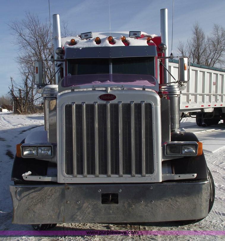 image for item 5485 2000 Peterbilt 379 semi truck