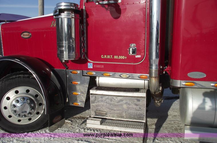 image for item 5485 2000 Peterbilt 379 semi truck