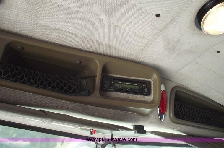 image for item 5485 2000 Peterbilt 379 semi truck