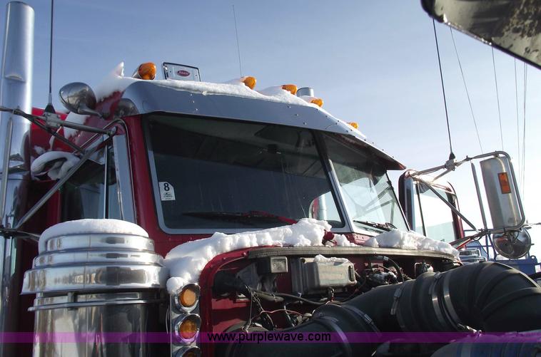 image for item 5485 2000 Peterbilt 379 semi truck