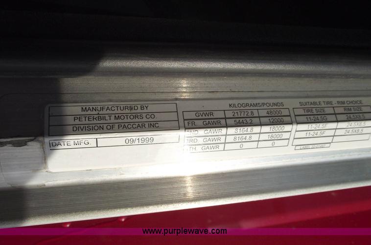 image for item 5485 2000 Peterbilt 379 semi truck