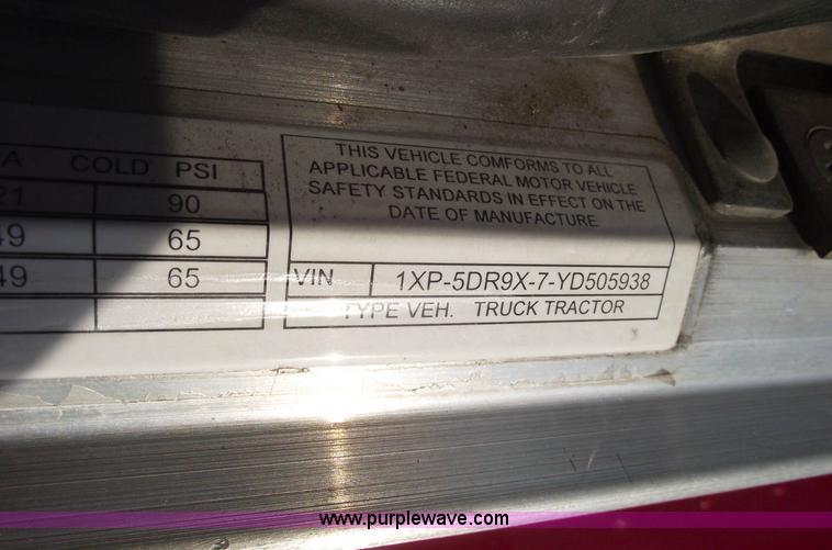 image for item 5485 2000 Peterbilt 379 semi truck