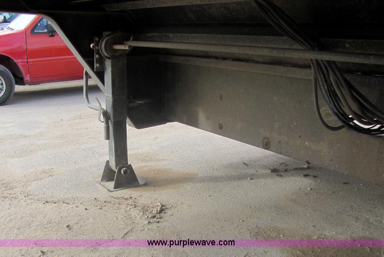 image for item 6760 2002 Trail-Eze TE80HT48 semi trailer