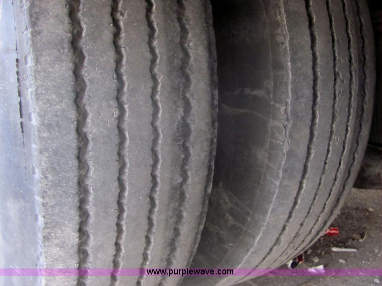 image for item 6760 2002 Trail-Eze TE80HT48 semi trailer