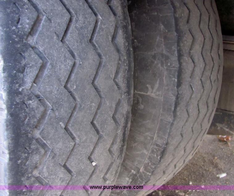 image for item 6760 2002 Trail-Eze TE80HT48 semi trailer