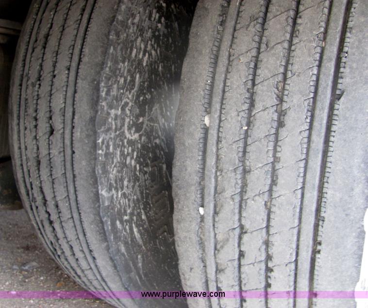 image for item 6760 2002 Trail-Eze TE80HT48 semi trailer