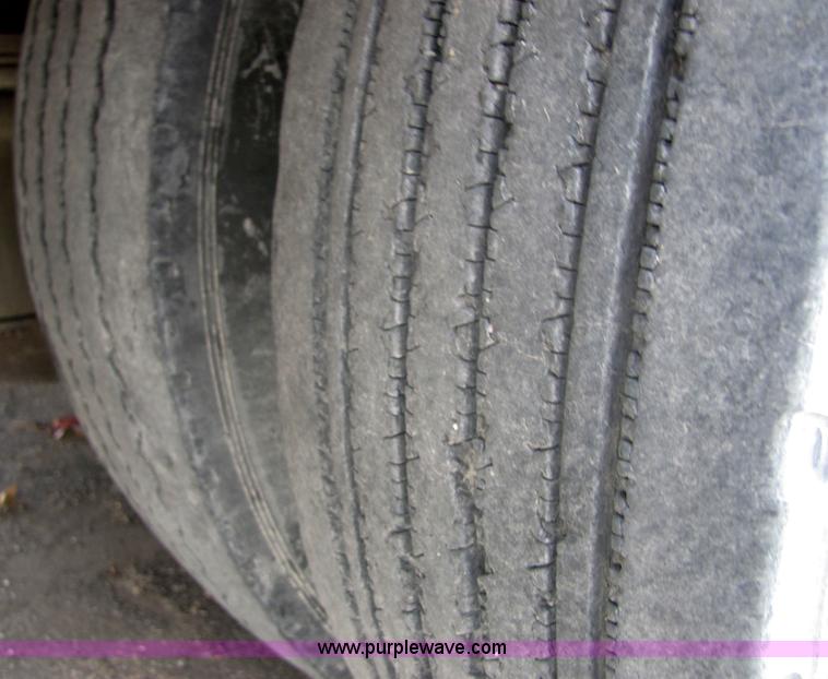 image for item 6760 2002 Trail-Eze TE80HT48 semi trailer