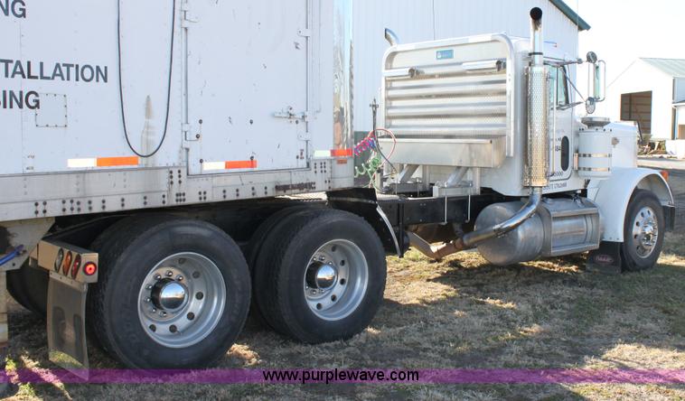 image for item 6809 1987 Peterbilt 379 semi truck