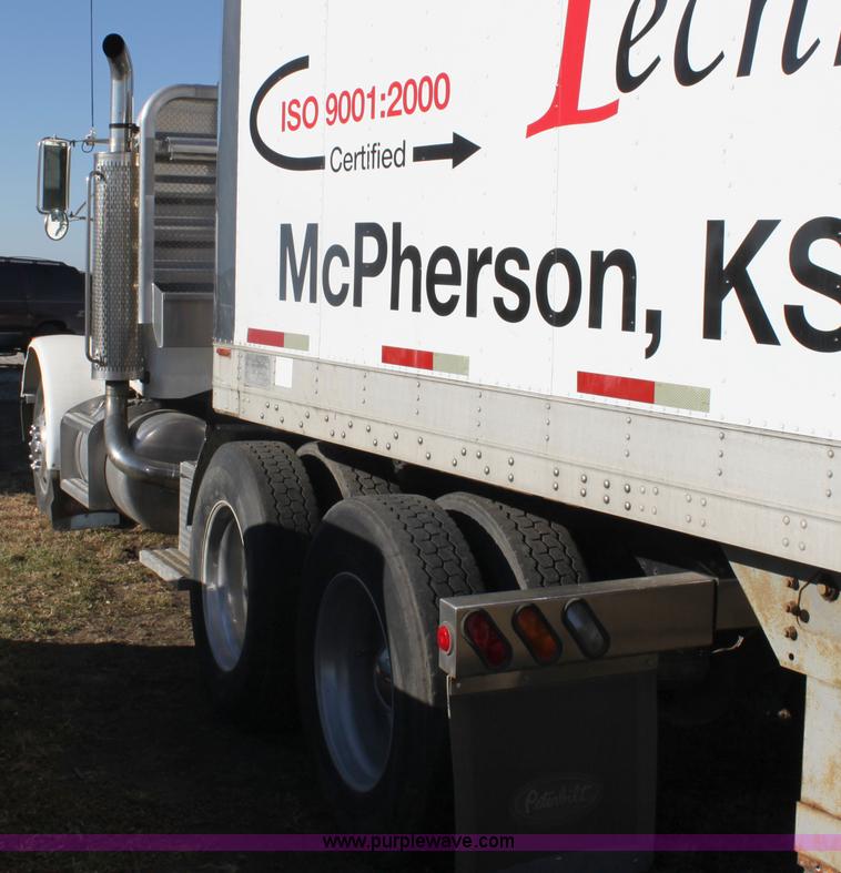 image for item 6809 1987 Peterbilt 379 semi truck