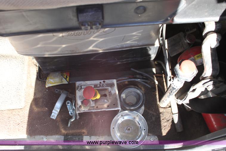 image for item 6809 1987 Peterbilt 379 semi truck