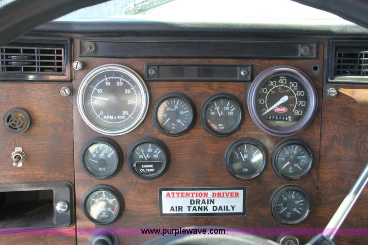 image for item 6809 1987 Peterbilt 379 semi truck