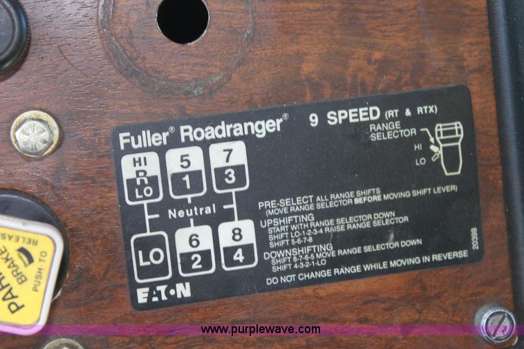 image for item 6809 1987 Peterbilt 379 semi truck