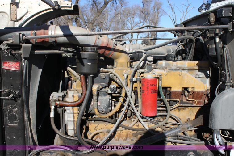 image for item 6809 1987 Peterbilt 379 semi truck