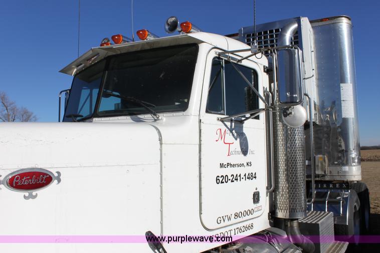 image for item 6809 1987 Peterbilt 379 semi truck