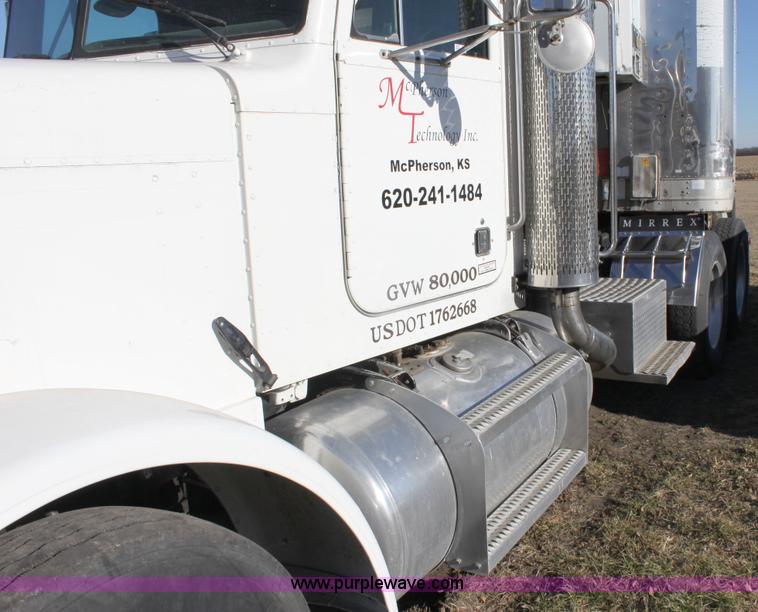 image for item 6809 1987 Peterbilt 379 semi truck